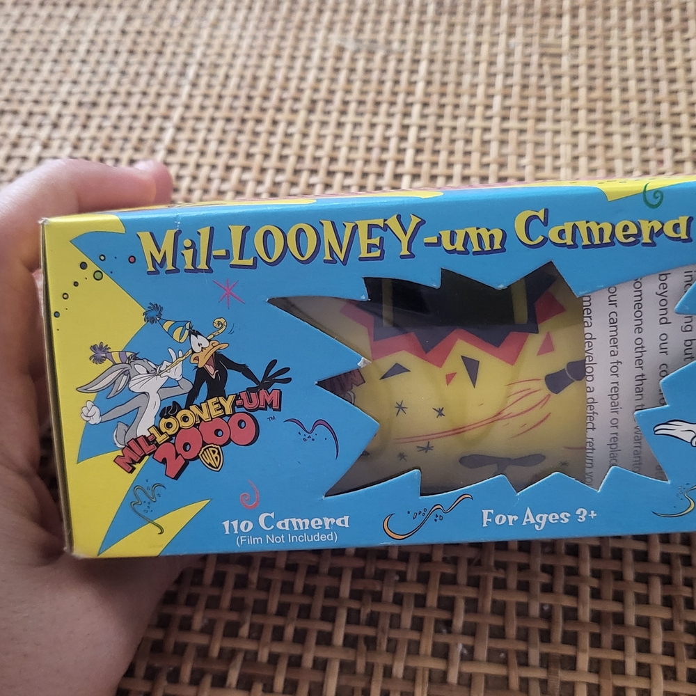 Warner Bros. Mil-LOONEY-um Camera - Blue and Yellow